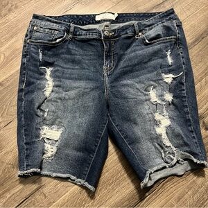 Torrid Women’s Distressed Denim Bermuda Jean Shorts Size 20 (9” Inseam)